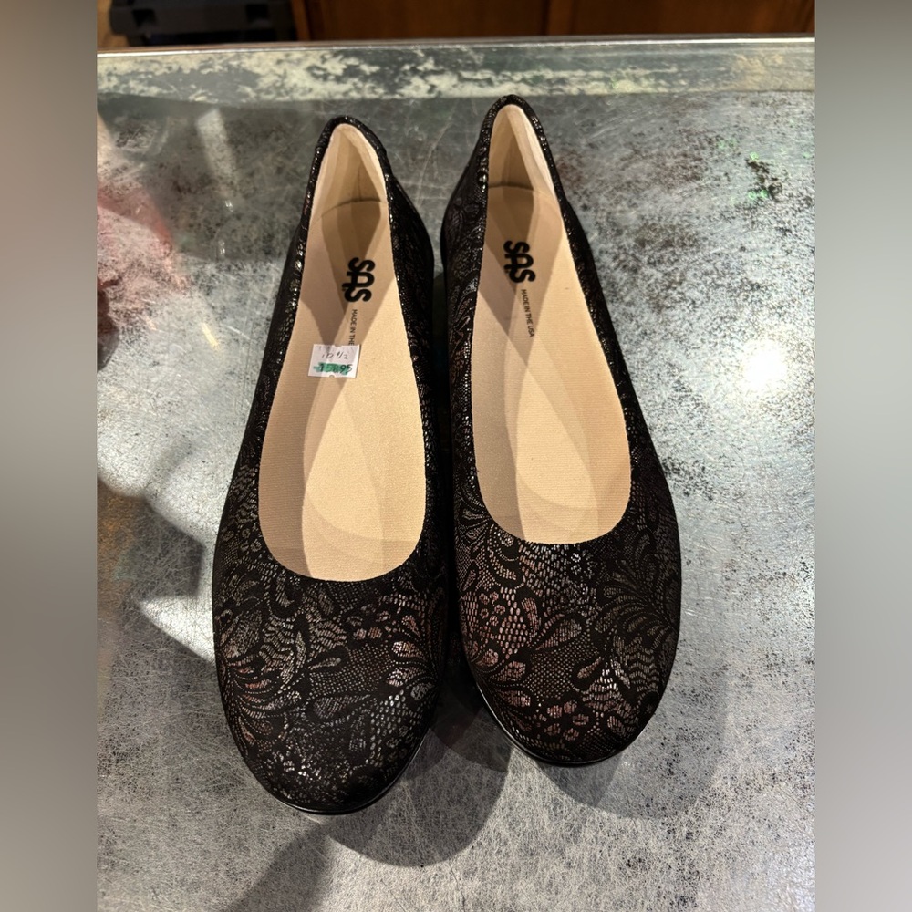 SAS Women's Black Floral Lace Flats